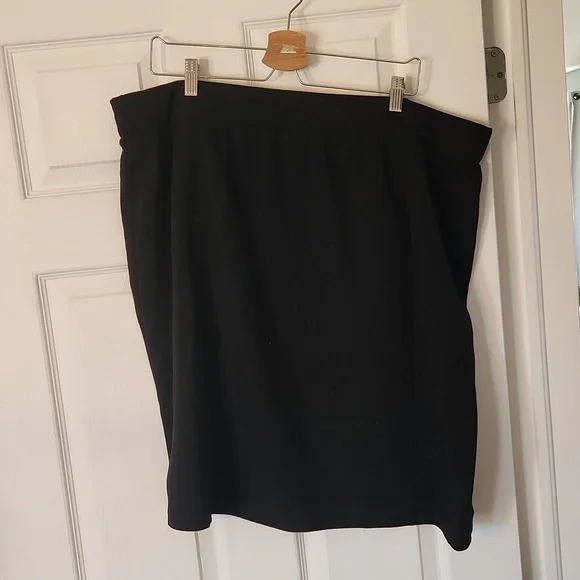 Skirt - Picture 2 of 2